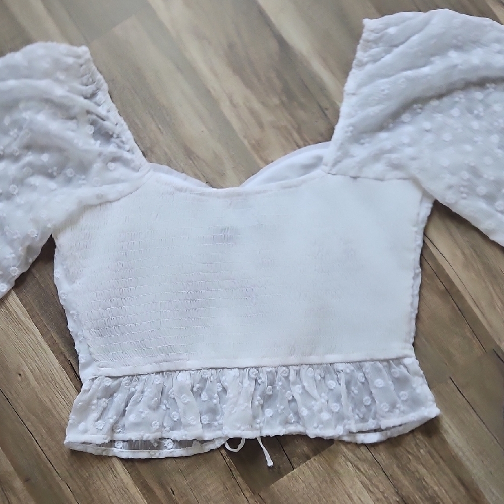 Hollister White Sheer Puff Sleeve Cropped Peassnt Top - Picture 9 of 9
